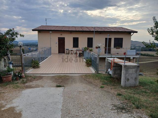 Casa in vendita a Colleverde, Marche