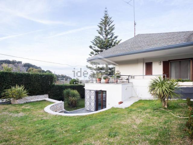 Casa in vendita a Pozzuoli, Campania
