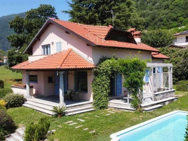 Casa in vendita a Caslino D'erba, Lombardia