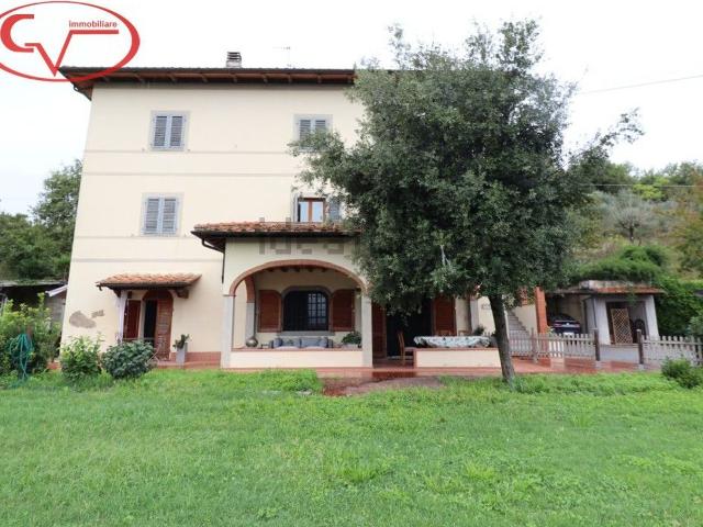 Casa in vendita a Montevarchi, Toscana