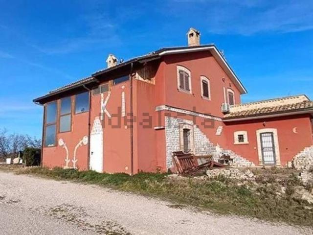 Casa in vendita a Mosciano Sant'angelo, Abruzzo