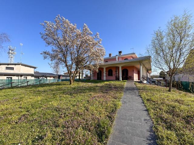 Casa in vendita a Piemonte, Novara