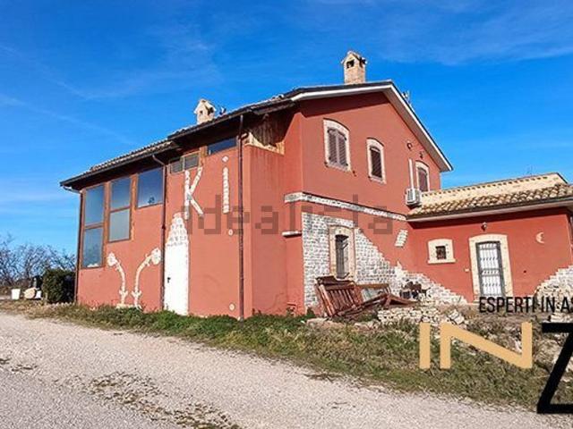Casa in vendita a Mosciano Sant'angelo, Abruzzo