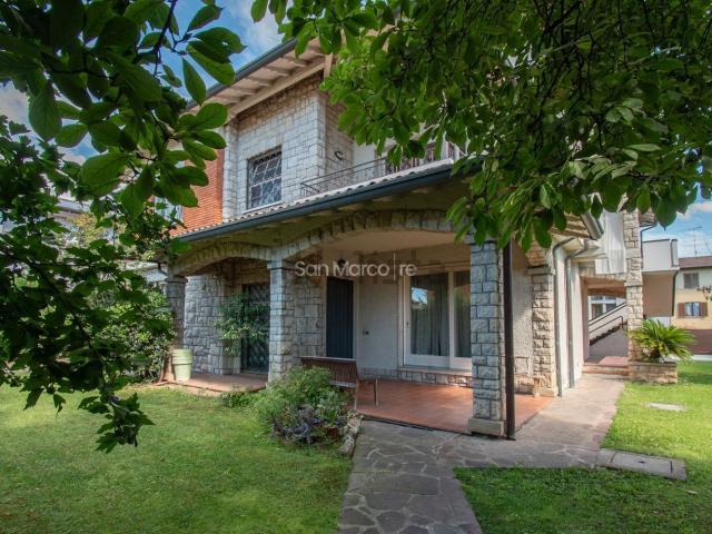 Casa in vendita a Sale, Gussago