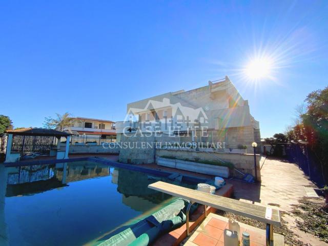 Casa in vendita a Marina di Tor San Lorenzo, Roma Capitale