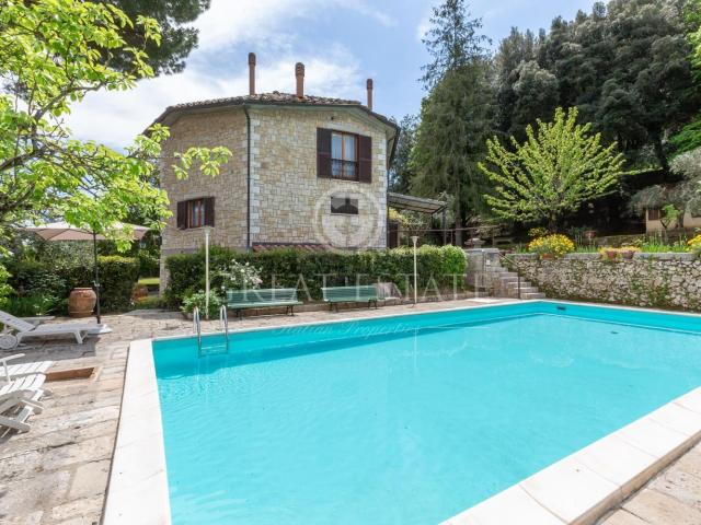 Casa in vendita a Cetona, Toscana