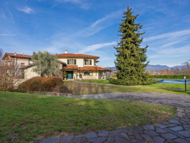 Casa in vendita a Maccio, Villa Guardia