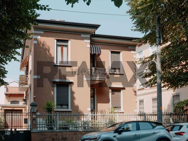 Casa in vendita a Zona Centro, Brescia