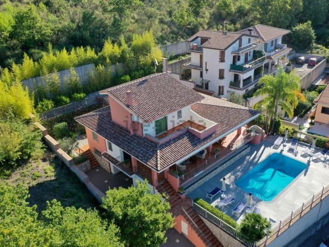 Casa in vendita a Calabria, Cosenza