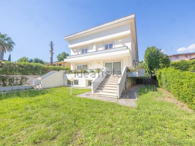 Casa in vendita a Guidonia Montecelio, Roma Capitale