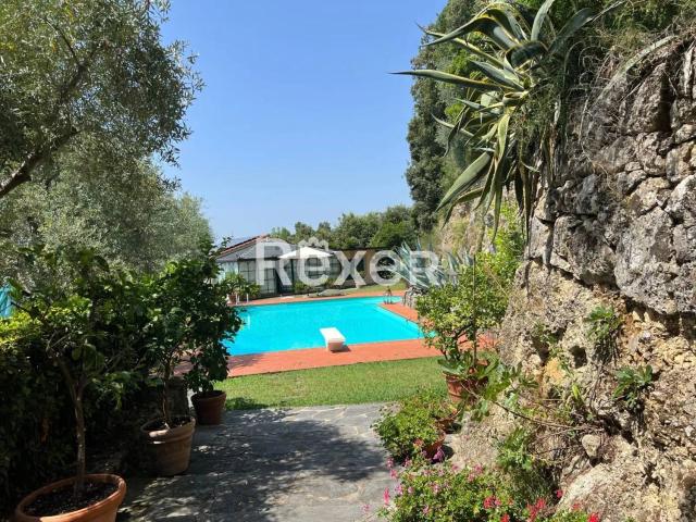 Casa in vendita a Camaiore, Toscana