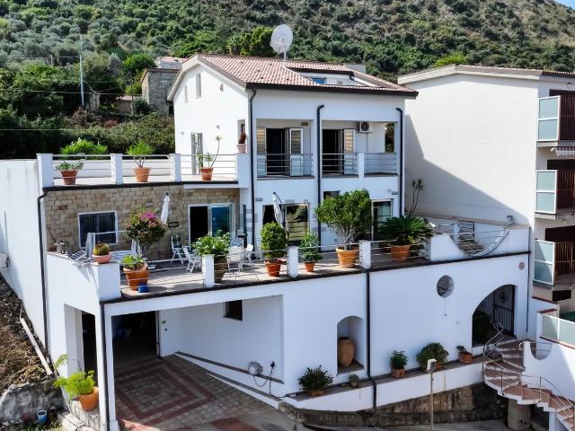 Casa in vendita a Caronia, Sicilia