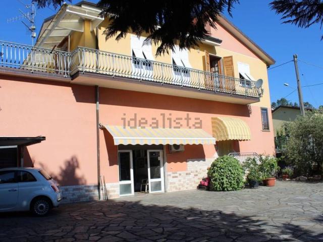 Casa in vendita a Follo, Liguria