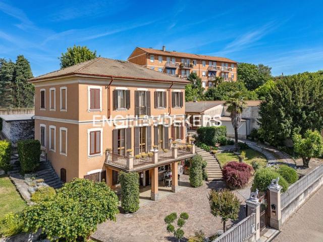 Casa in vendita a Meda, Lombardia