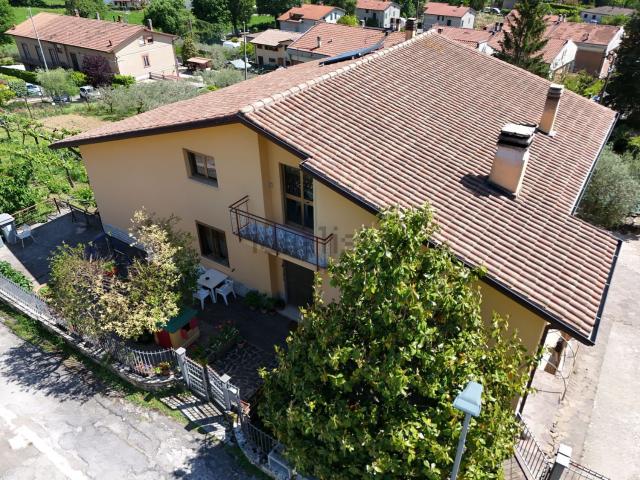 Casa in vendita a Perugia, Podere Castellaccio
