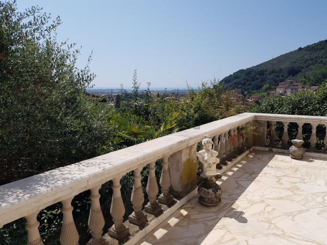Casa in vendita a Carrara, Toscana