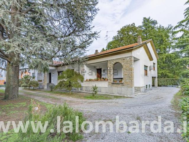 Casa in vendita a Villasanta, San Fiorano