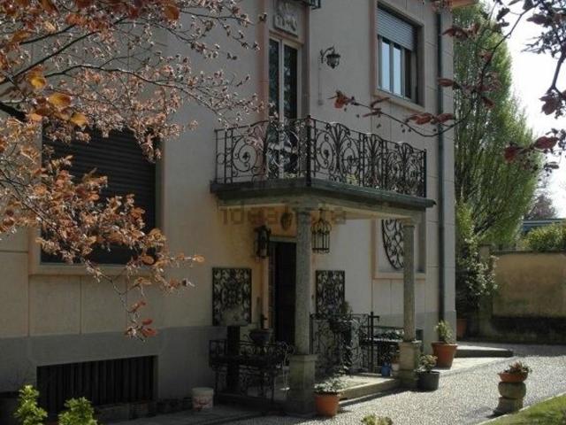 Casa in vendita a Carate Brianza, Lombardia