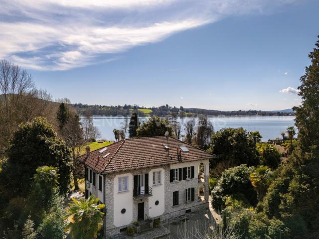 Casa in vendita a Travedona Monate, Lombardia