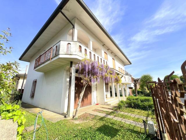 Casa in vendita a Commenda Est, Rovigo