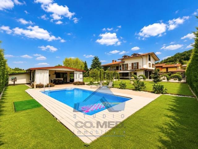 Casa in vendita a Scanzorosciate, Lombardia