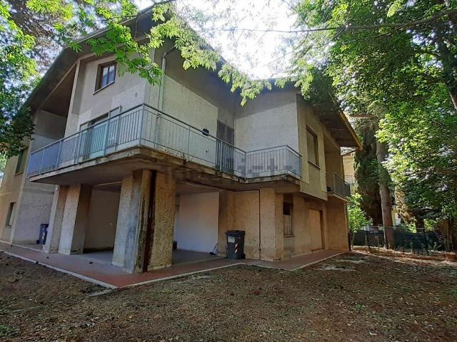 Casa in vendita a Foligno, Umbria