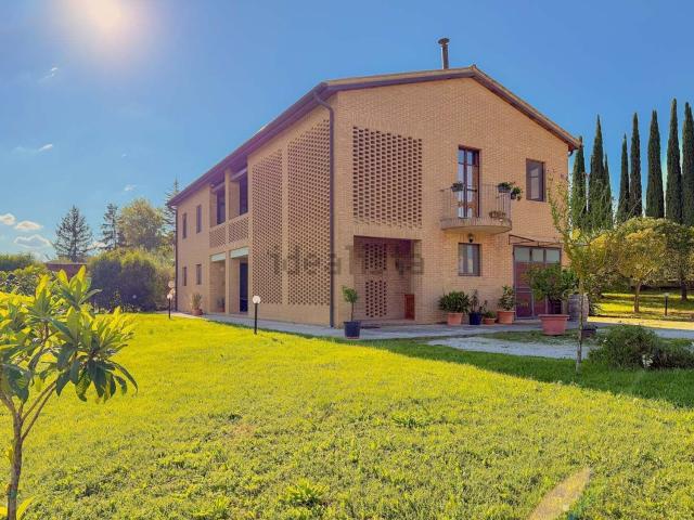 Casa in vendita a Spoleto, Umbria