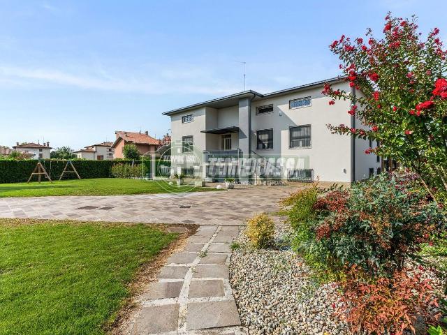 Casa in vendita a Ghisalba, Bergamo