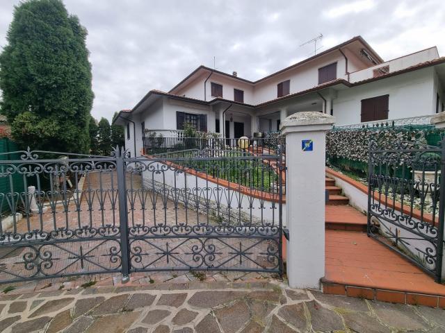 Casa in vendita a Unione dei comuni del Distretto Ceramico, Sassuolo