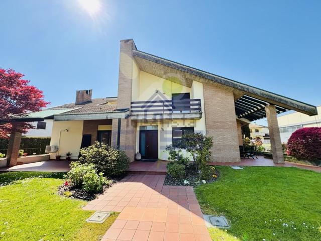 Casa in vendita a Castiraga Vidardo, Lombardia