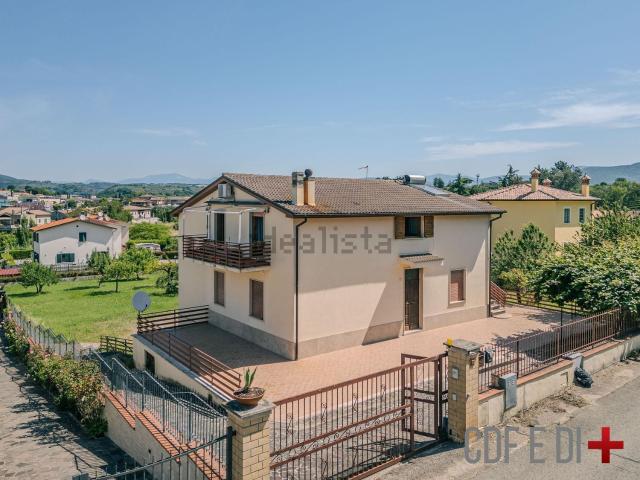 Casa in vendita a Scandriglia, Lazio
