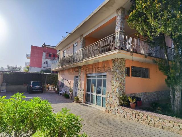 Casa in vendita a Caltagirone, Sicilia