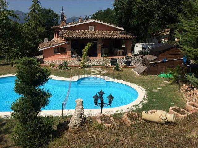 Casa in vendita a Marche, Macerata