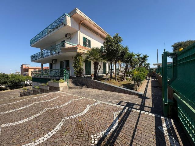 Casa in vendita a Pollena Trocchia, Campania