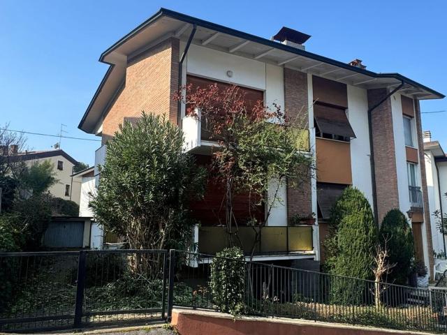 Casa in vendita a Unione dei comuni Valle del Savio, Cesenà