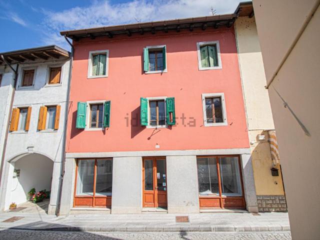 Casa in vendita a Pulfero / Podbonesec, Pulfero