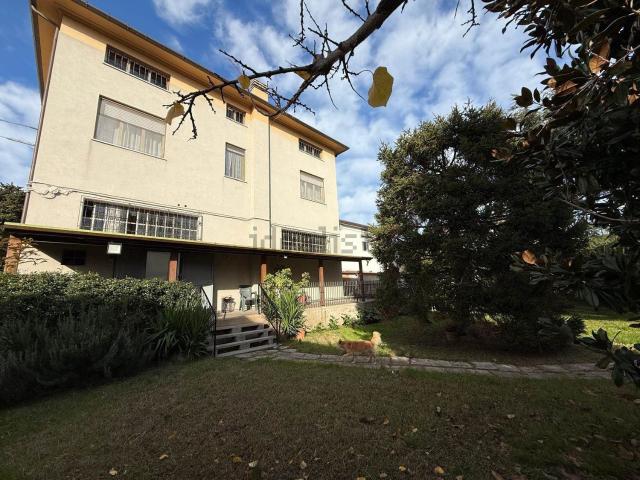 Casa in vendita a Cento Croci, Marche