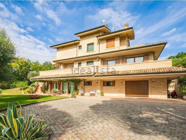 Casa in vendita a Civitanova Alta, Civitanova Marche
