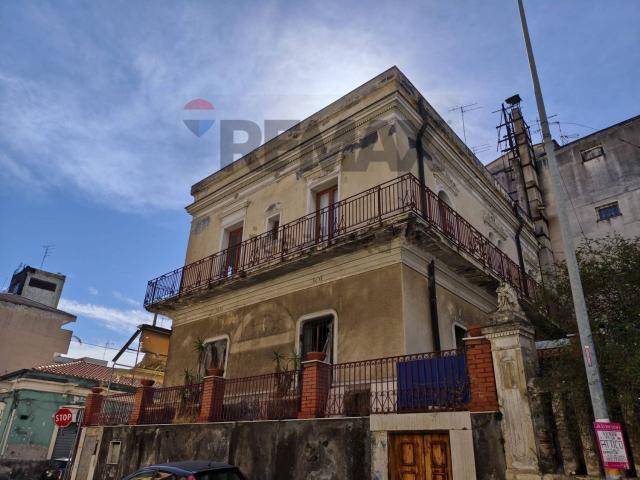 Casa in vendita a Picanello-Ognina-Barriera-Canalicchio, Catania