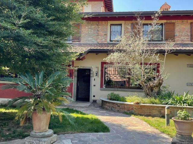 Casa in vendita a Verano Brianza, Lombardia