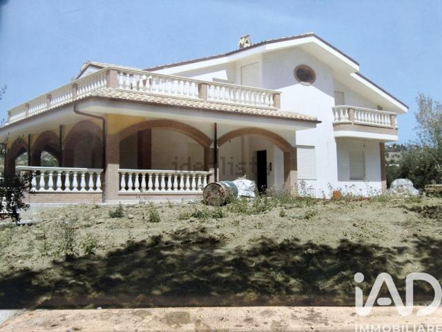 Casa in vendita a Città Sant'angelo, Abruzzo