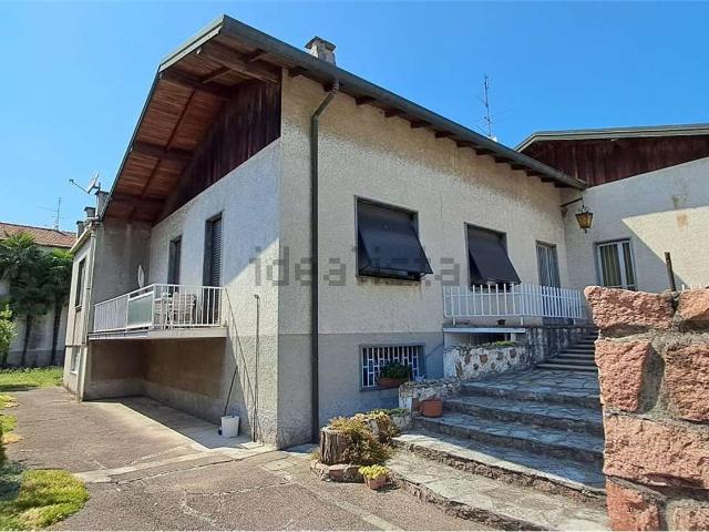 Casa in vendita a Casorezzo, Lombardia