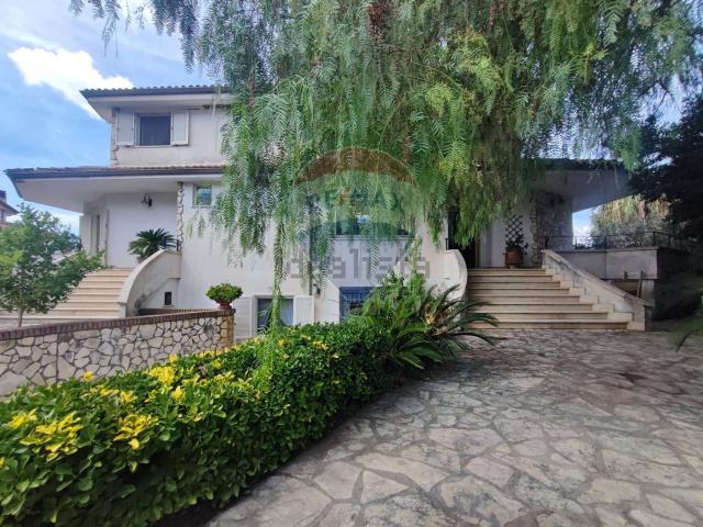 Casa in vendita a Sessa Aurunca, Campania