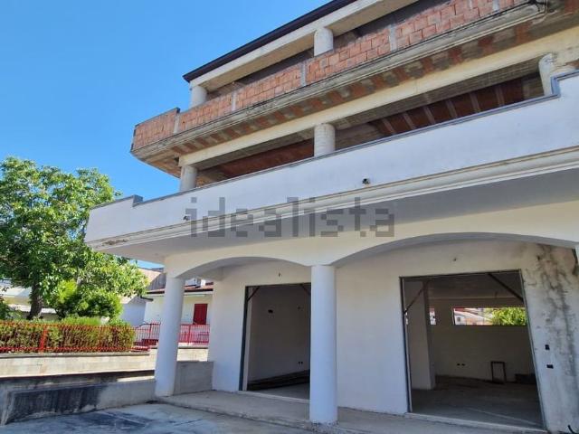 Casa in vendita a Maddaloni, Campania