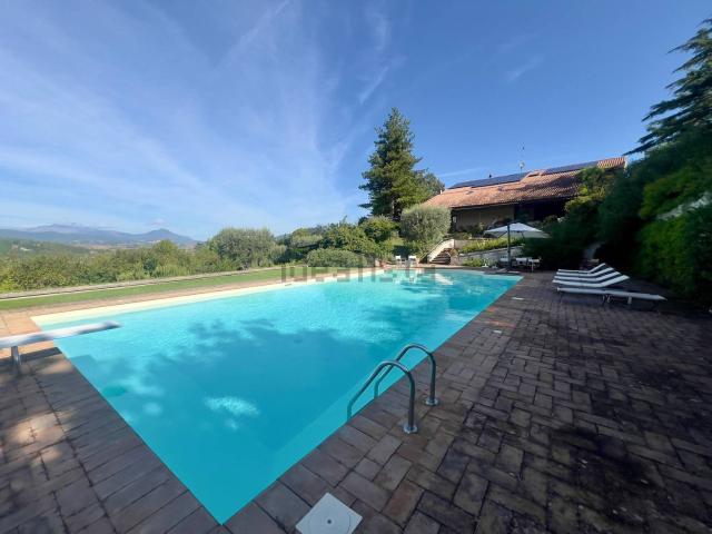 Casa in vendita a Collepaganello, Marche