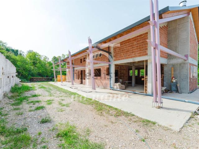 Casa in vendita a Refrontolo, Treviso