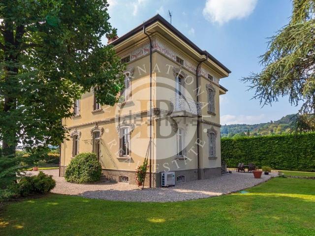 Casa in vendita a Como, Lombardia