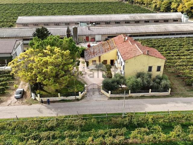 Casa in vendita a Colognola ai Colli, Verona