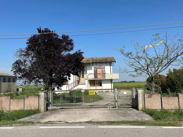 Casa in vendita a Unione Terre e Fiumi, Copparo