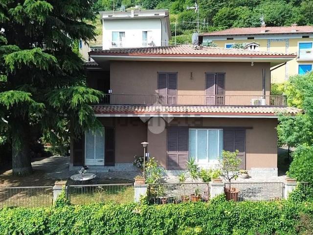 Casa in vendita a Tavernola Bergamasca, Lombardia